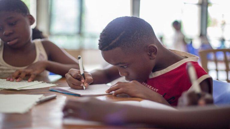 Waarom kinderen anno nu nog steeds goed moeten leren schrijven!